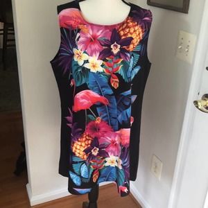 Brand new Women’s summer floral mini dress 👗.